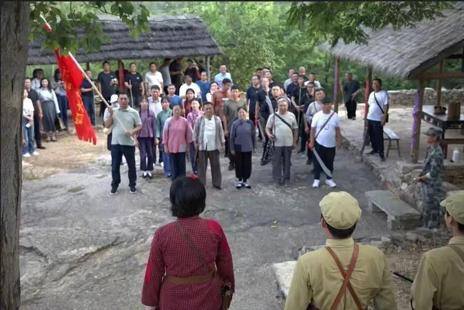 跟着团长打县城爆火,跟着团长上战场